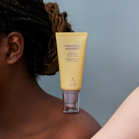 Haruharu Black Rice Moisture Airyfit Sunscreen SPF50+ 50ml (4) Αντηλιακή κρέμα προσώπου Haruharu με μαύρο ρύζι και υαλουρονικό οξύ SPF50+ 50ml