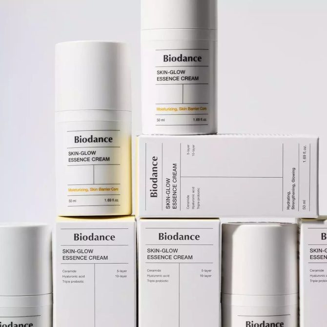 Biodance Skin Glow Cream Προϊόν Ενυδατική κρέμα προσώπου με Niacinamide και Υαλουρονικό Οξύ για λάμψη και έλεγχο της ακμής
