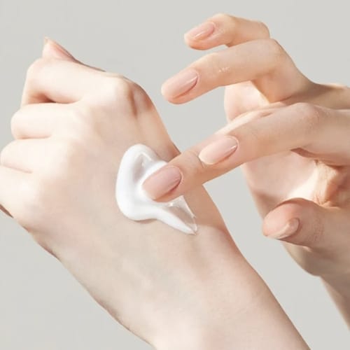 biodance skin glow cream Biodance Skin Glow Cream Προϊόν Ενυδατική κρέμα προσώπου με Niacinamide και Υαλουρονικό Οξύ για λάμψη και έλεγχο της ακμής