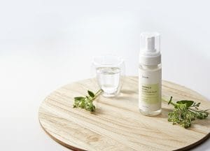 iUNIK Centella Bubble Cleansing Foam Προϊόν Αφρός καθαρισμού προσώπου με Centella Asiatica και Tea Tree για ακνεϊκές επιδερμίδες
