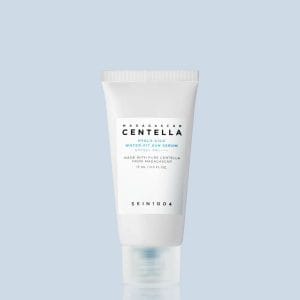 Skin1004 Anti-Aging Serum SPF50 Προϊόν Ορός προσώπου με Centella Asiatica και Υαλουρονικό Οξύ για αντιγήρανση και αντηλιακή προστασία