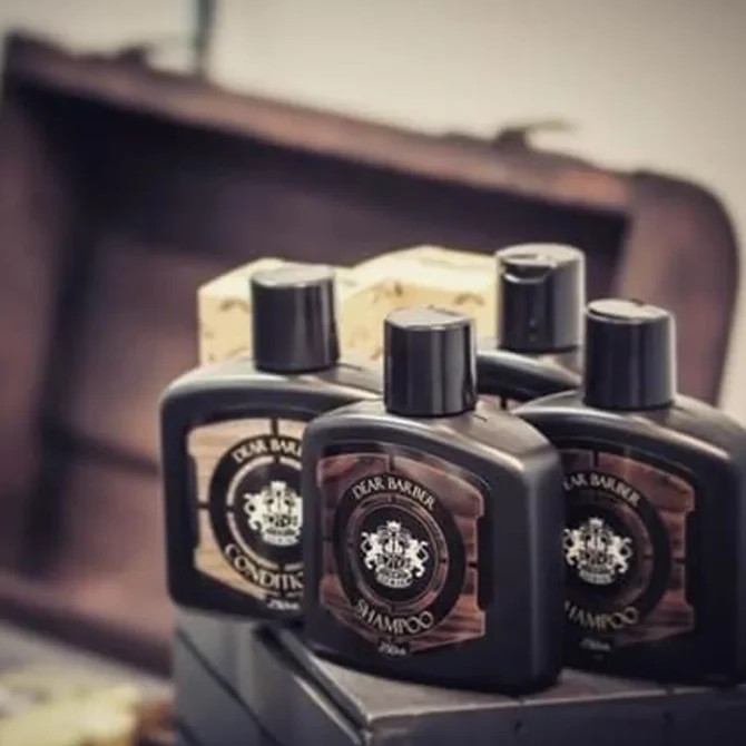 Dear Barber Hair & Beard Shampoo for Men 250ml 2 Dear Barber Hair & Beard Shampoo for Men 250ml Ενυδάτωση & Φροντίδα