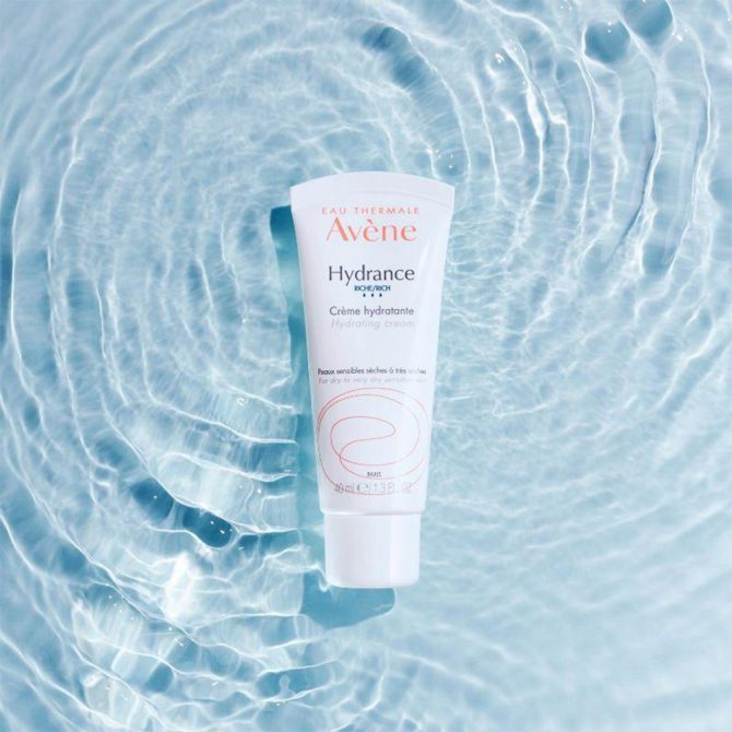 Eau Thermale Avène Hydrance 4