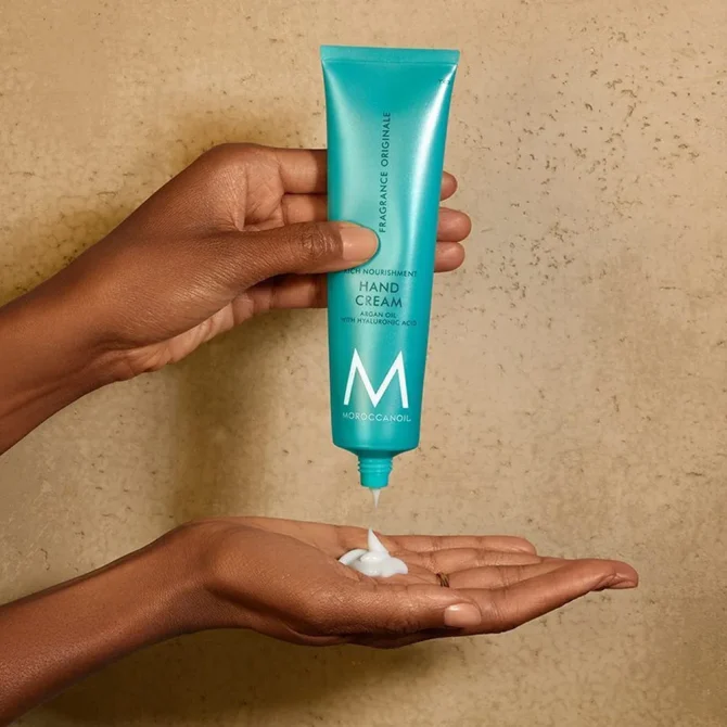 Moroccanoil Original Light 100ml-2 Moroccanoil Original Light Ενυδατική Κρέμα για Σκασμένα Χέρια 100ml – Άμεση Ανακούφιση και Βαθιά Ενυδάτωση