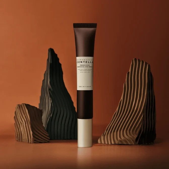 Skin1004 Madagascar Centella Probio-cica Bakuchiol 3 Skin1004 Madagascar Centella Probio-cica Bakuchiol Κρέμα Ματιών για Λάμψη 20ml – Φυσική Φροντίδα Ενυδάτωσης